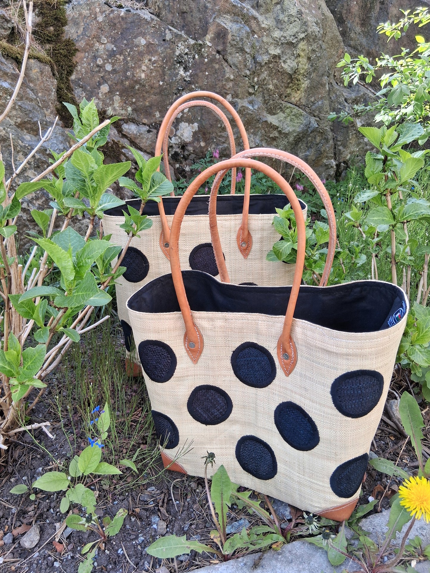 Rabane/Raffia broderade Korgväska