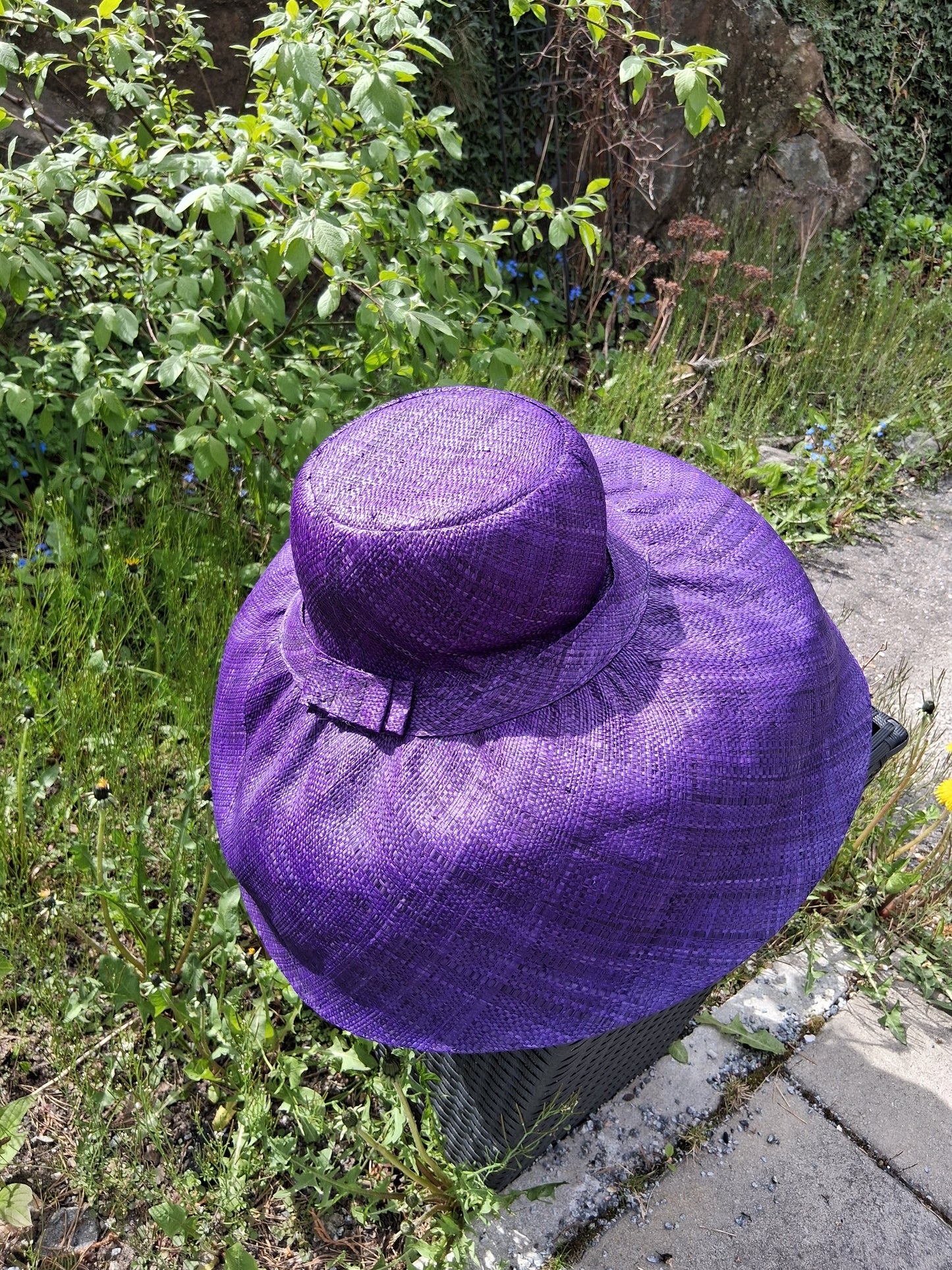 Stor kant flättad raffia solhatt